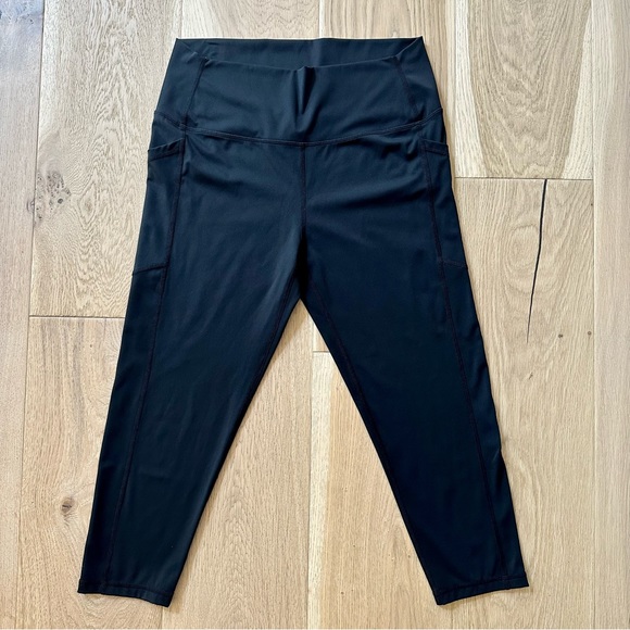 Zyia Black Pocket Brilliant Hi-rise Capri 20" - Picture 6 of 10